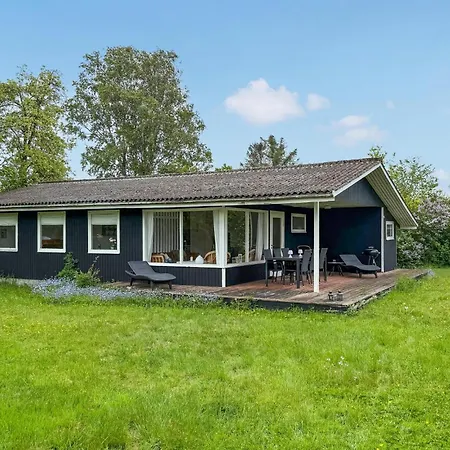 4 Bedroom Awesome In *