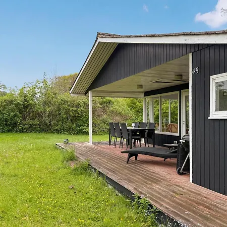Vakantiehuis 4 Bedroom Awesome In