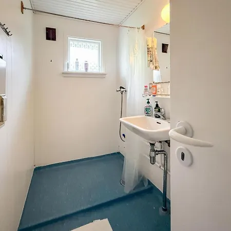 4 Bedroom Awesome In Hébergement de vacances